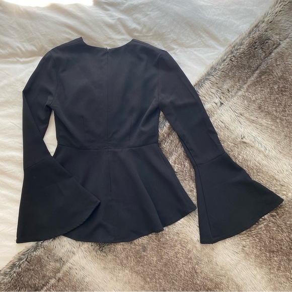 Bell Sleeve Criss Cross Deep V Peplum Top - Picture 4 of 5